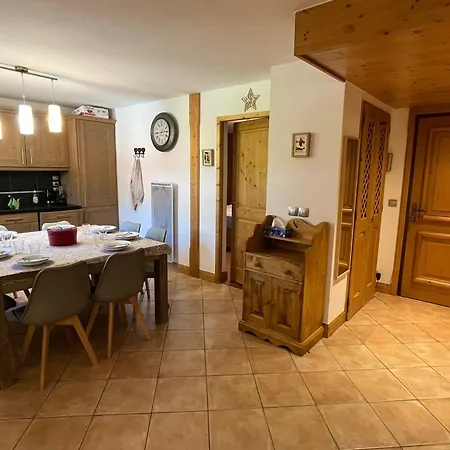 Appartement T4 Duplex A Samoens, Standing Avec Balcon & Parking Prive - Fr-1-629-149